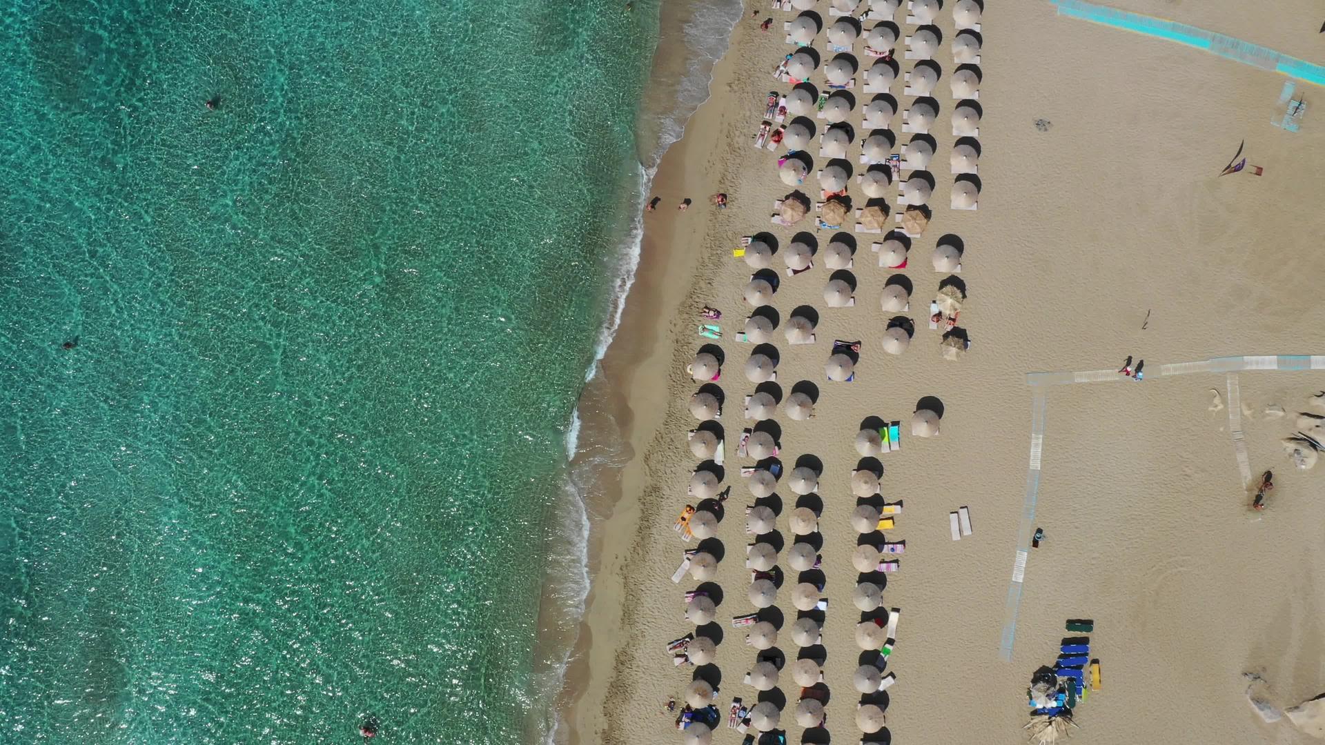 俯视法拉萨纳海滩在希腊克里特岛法拉萨纳海滩是克里特岛视频的预览图