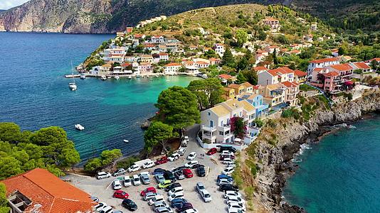 希腊凯法利尼亚岛阿索斯村地中海绿松石湾视频的预览图
