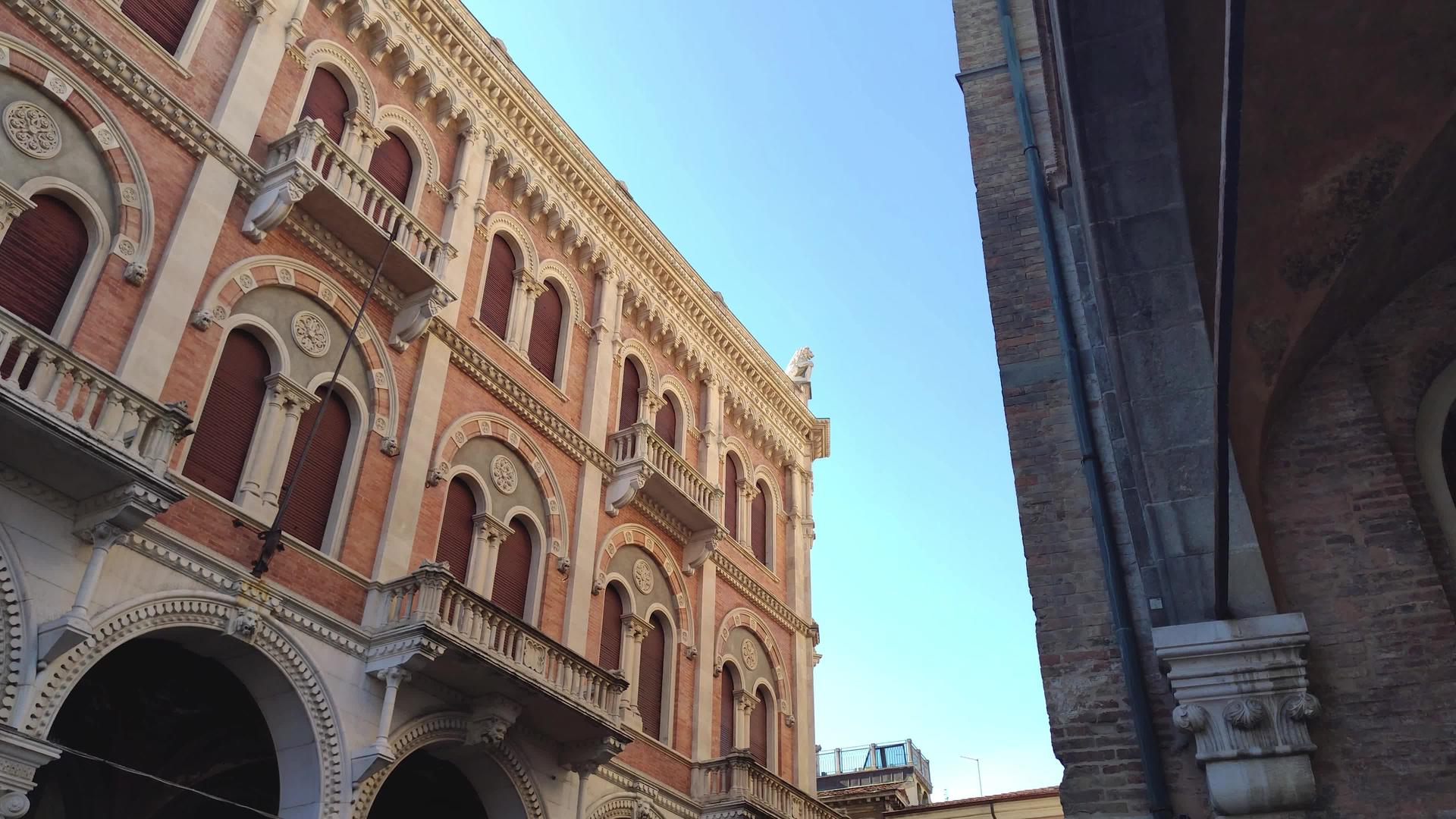 位于Piazzadeisignori的Padova视频的预览图