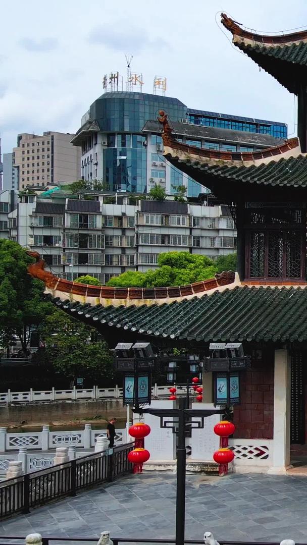贵阳城市地标甲秀楼风景视频素材视频的预览图
