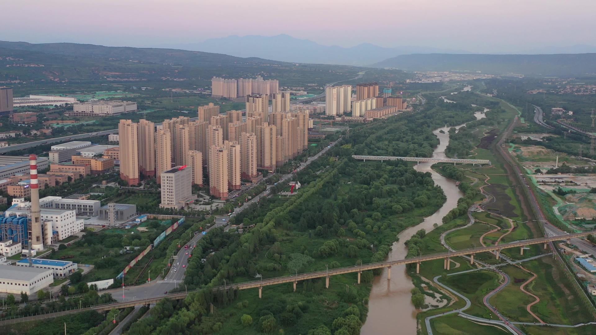 西安灞河两岸风光视频的预览图