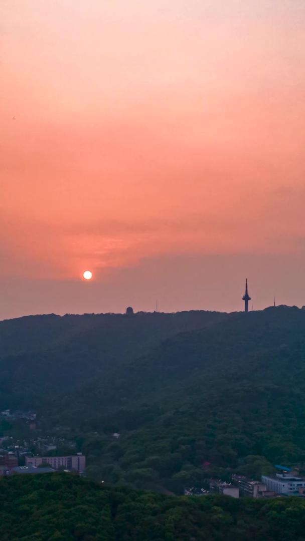 长沙岳麓山5A景区日落移动延时摄影视频的预览图