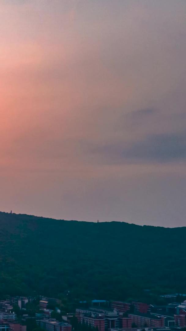 长沙岳麓山5A景区日落移动延时摄影视频的预览图