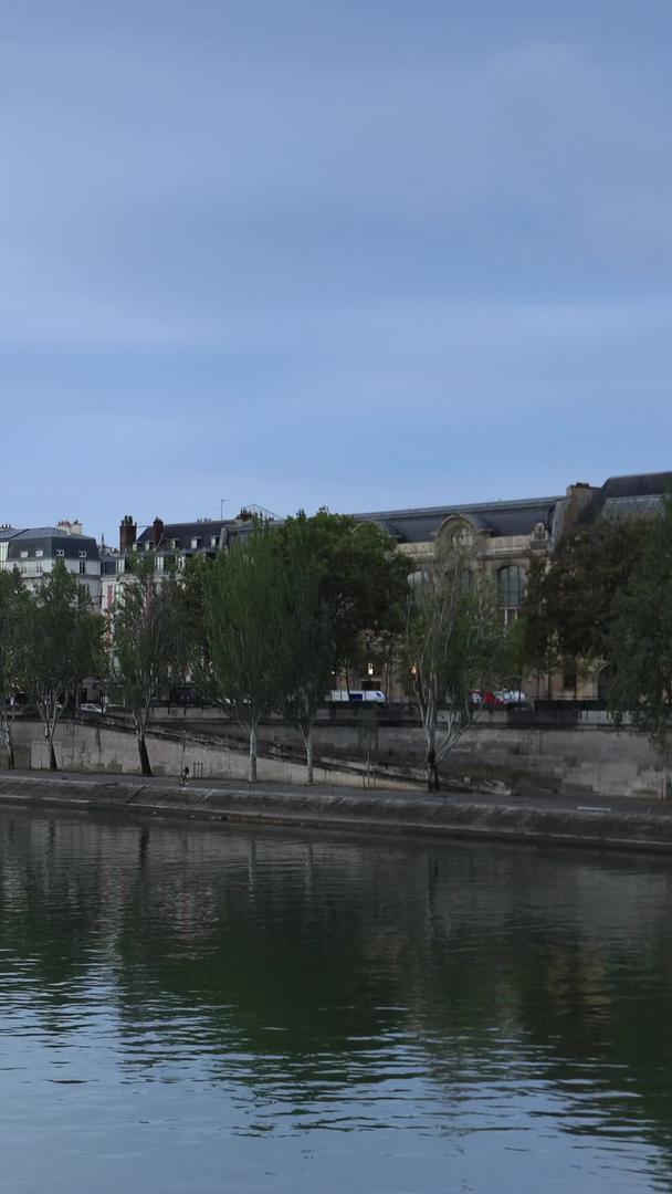 延时视频法国巴黎塞纳河风景视频的预览图