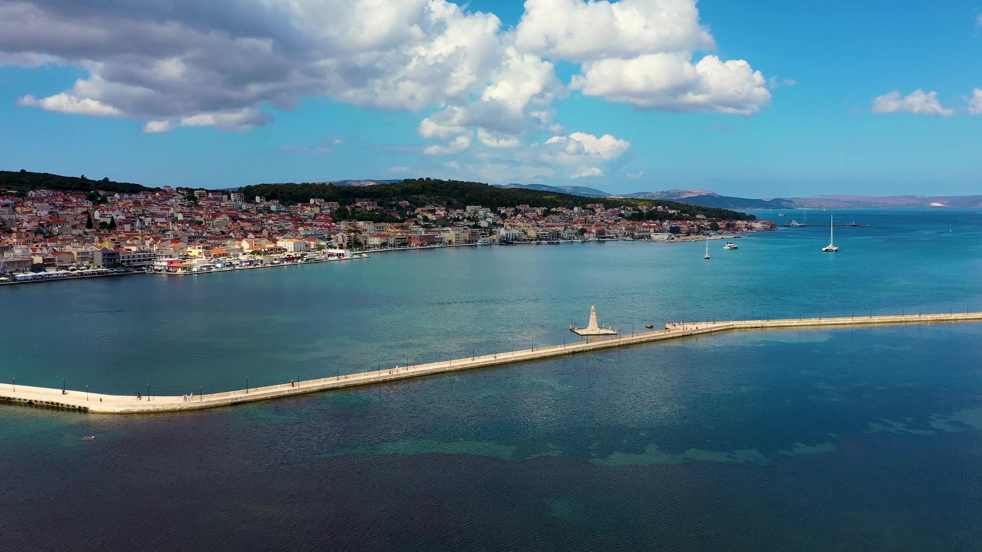 凯法利尼亚岛阿尔戈斯托利德博塞特大桥的鸟瞰图视频的预览图