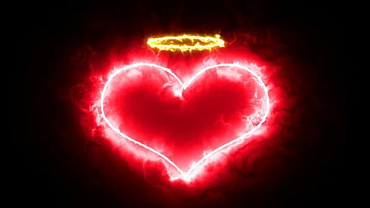 燃烧的心和上面的光环是爱和激情的象征视频的预览图