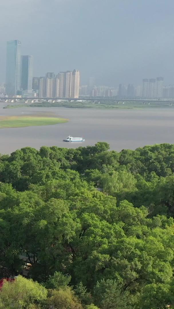 哈尔滨太阳岛风景航拍视频视频的预览图