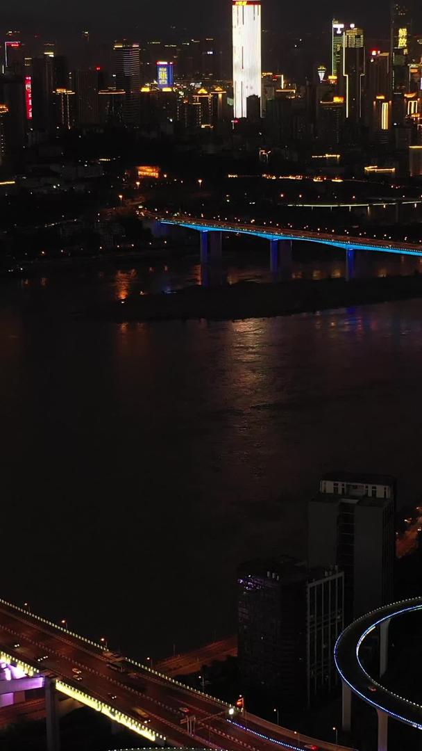 重庆菜园坝网红大桥航拍实拍视频的预览图