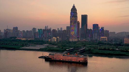 航拍武汉知音号和城市灯光秀视频的预览图