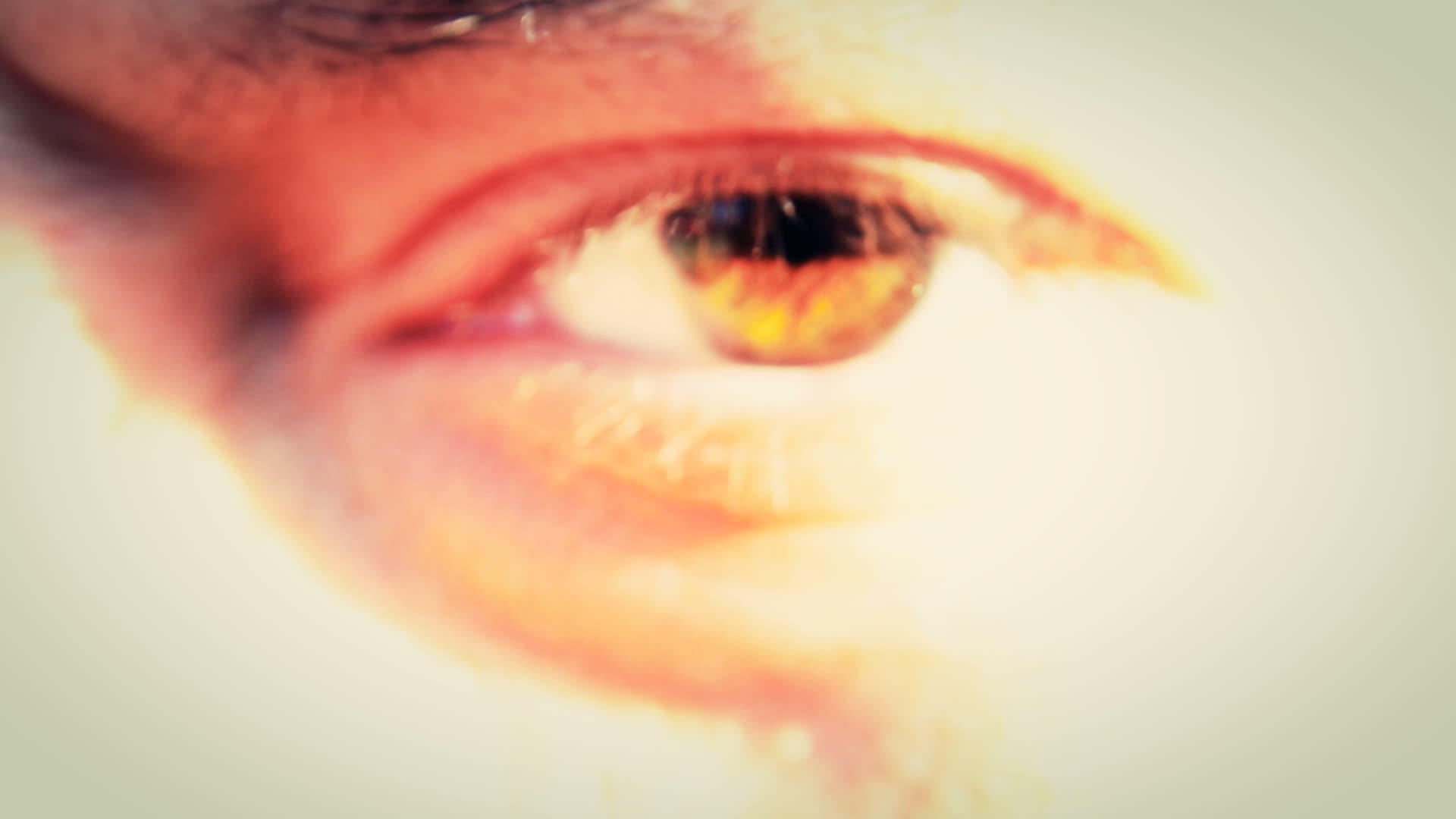 人眼复镜风格视频的预览图