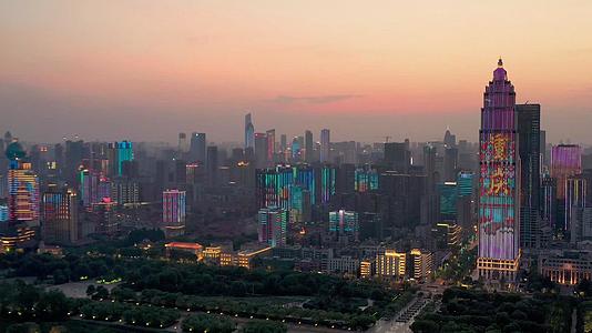 航拍武汉汉口滨江城市灯光秀视频的预览图