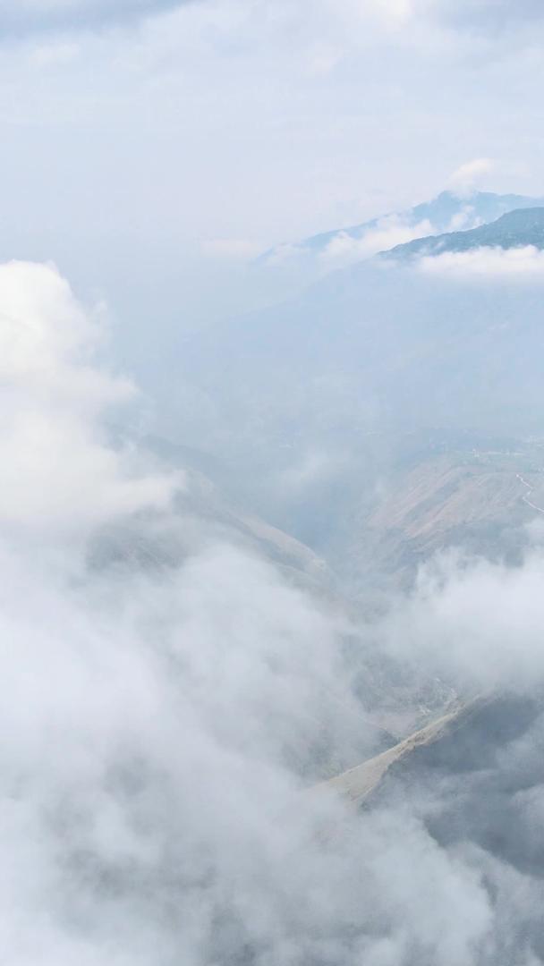 航空摄影大气唯美祖国山川云实拍视频的预览图