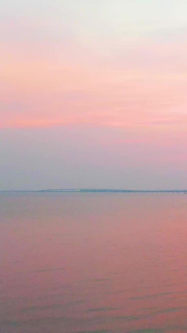 跨海大桥航拍晚霞视频的预览图