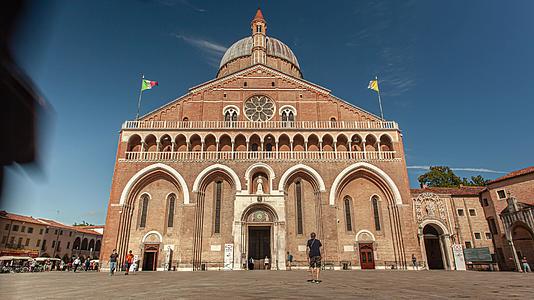 圣蚂蚁大教堂位于意大利的帕图阿岛视频的预览图