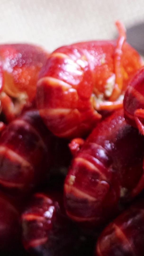 小龙虾美食实拍视频视频的预览图