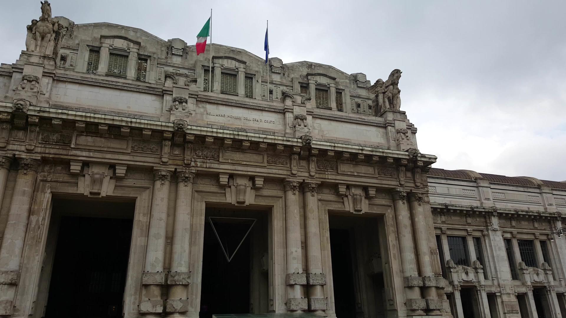米拉诺中央火车站入口在意大利视频的预览图