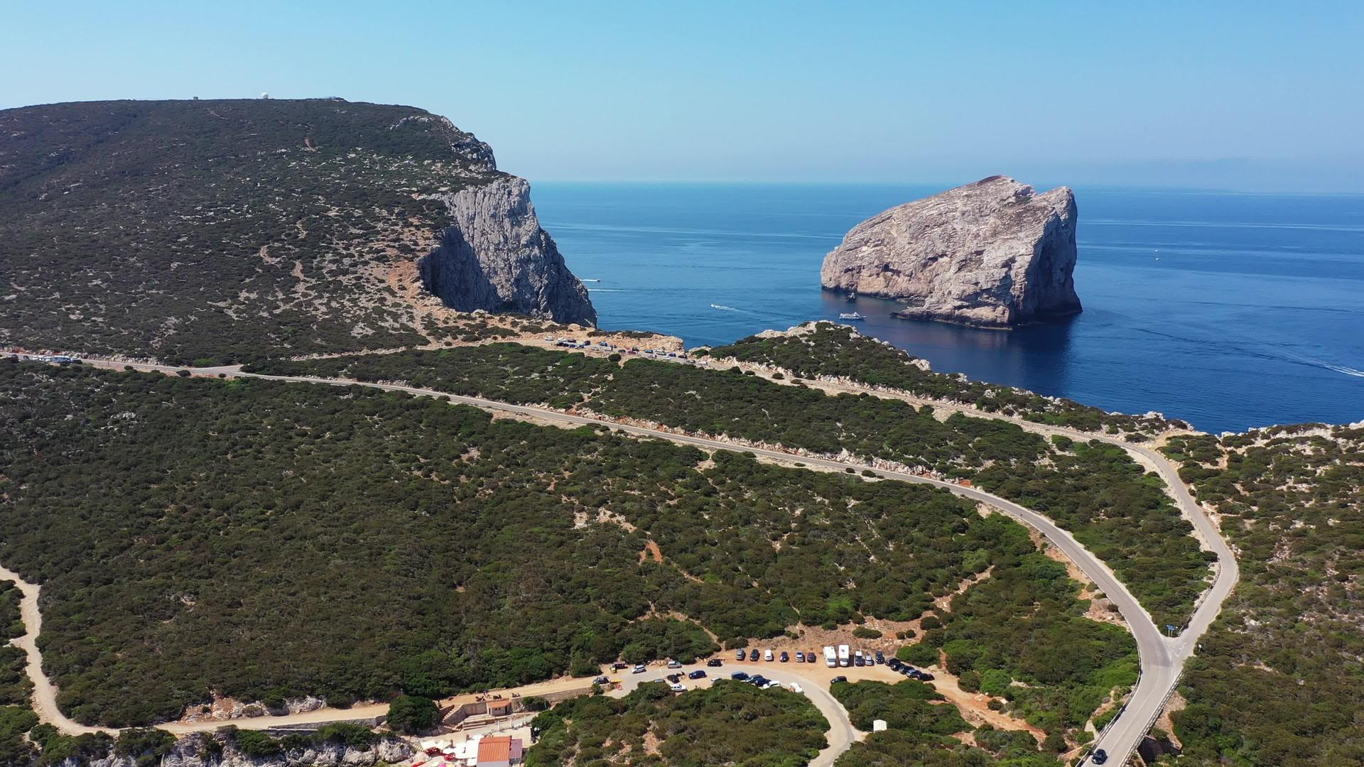 意大利撒丁岛的海岸线视频的预览图