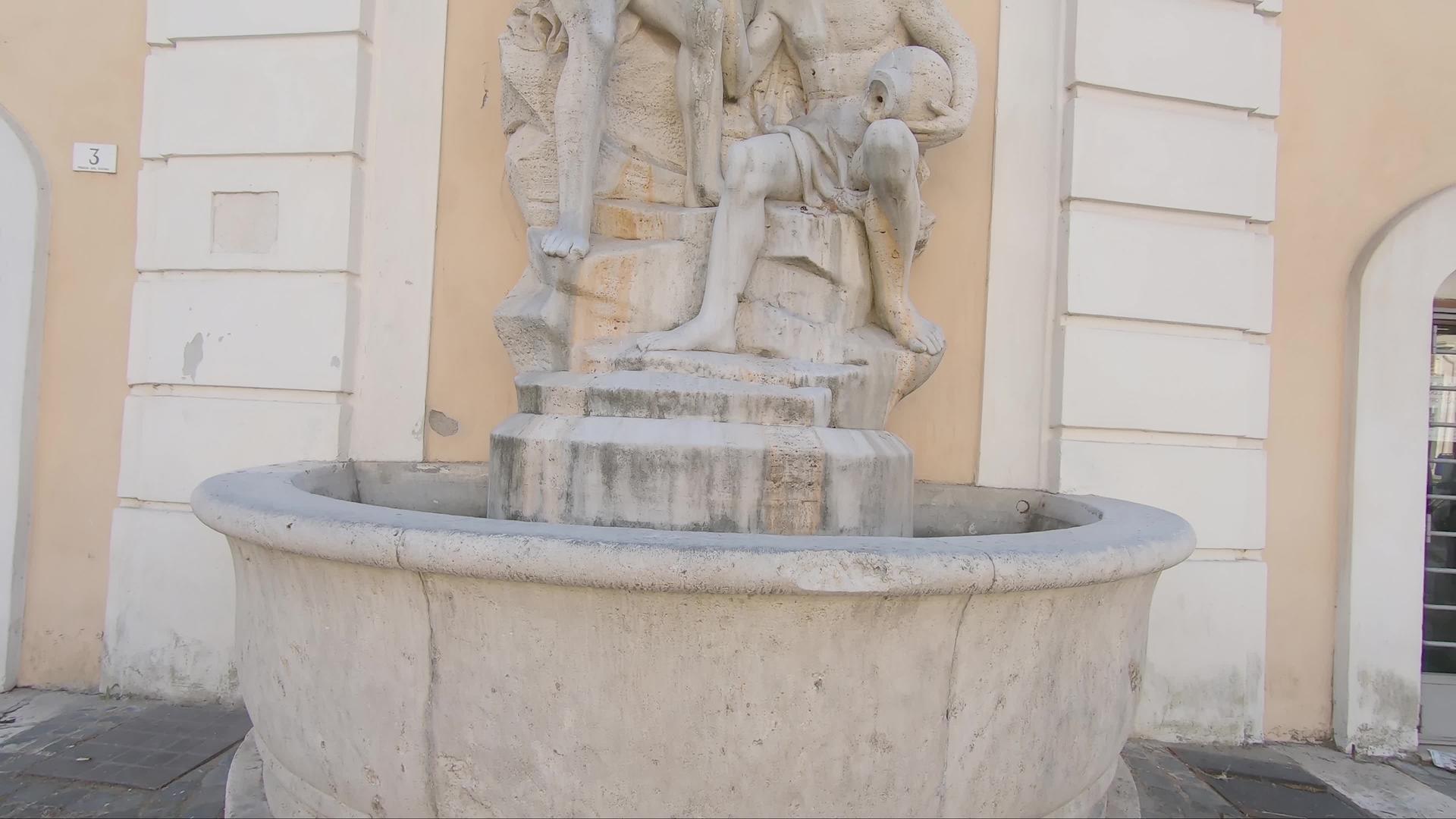 梯度大教堂喷泉视频的预览图