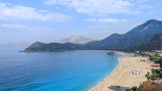 欧洲土耳其蓝色爱琴海海岸度假实拍视频视频的预览图