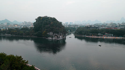 4k航拍广西桂林5A景区象鼻山视频的预览图