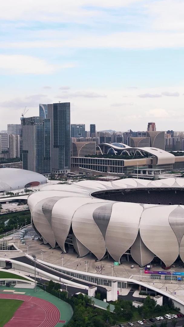 杭州奥林匹克公园大气航拍晚上实拍视频的预览图