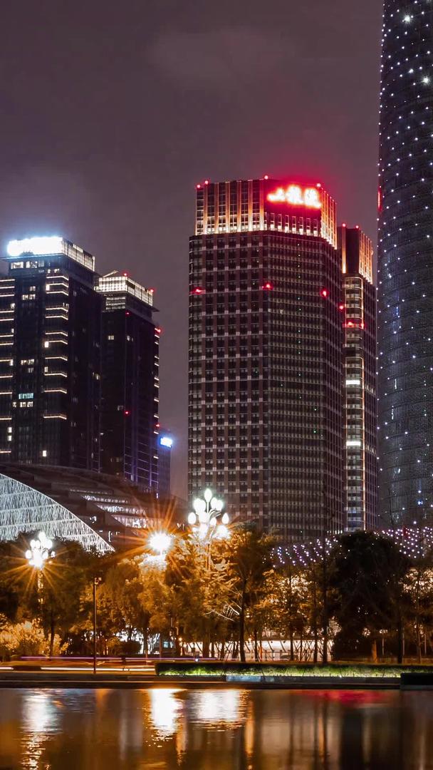成都天府国际金融中心广场视频的预览图