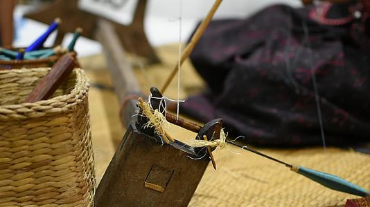 丝织成传统的丝绸视频的预览图