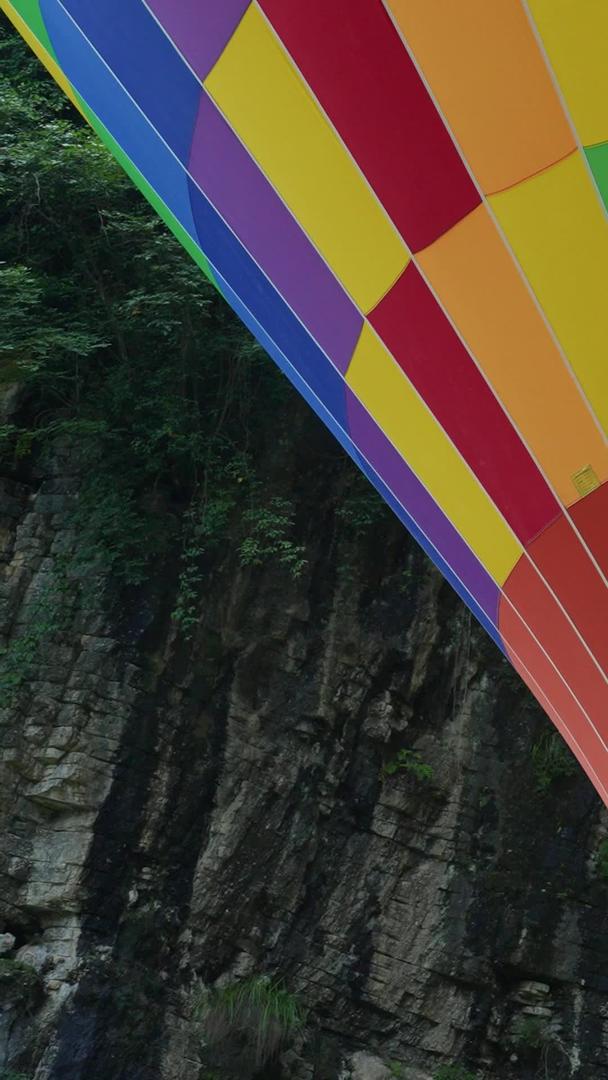 湖北恩施利川5A级旅游景区腾龙洞热气球慢镜头升级拍摄素材视频的预览图