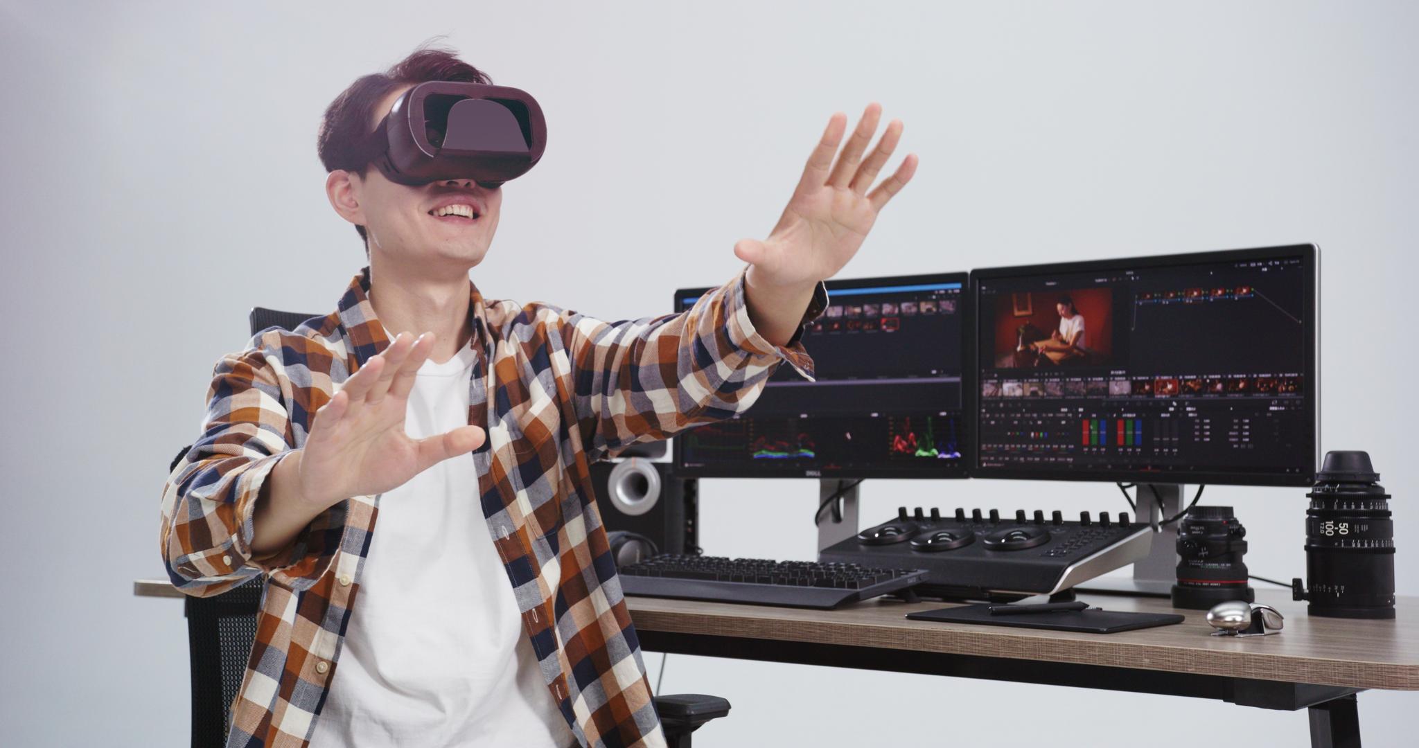 体验虚拟现实VR眼镜视频的预览图