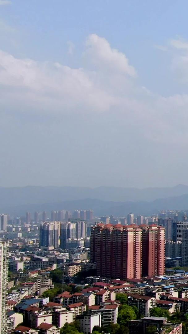 三线城市的航拍风光视频的预览图