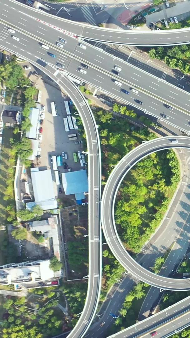 高架桥立体交通道路交通流量材料航拍风景城市错综复杂视频的预览图