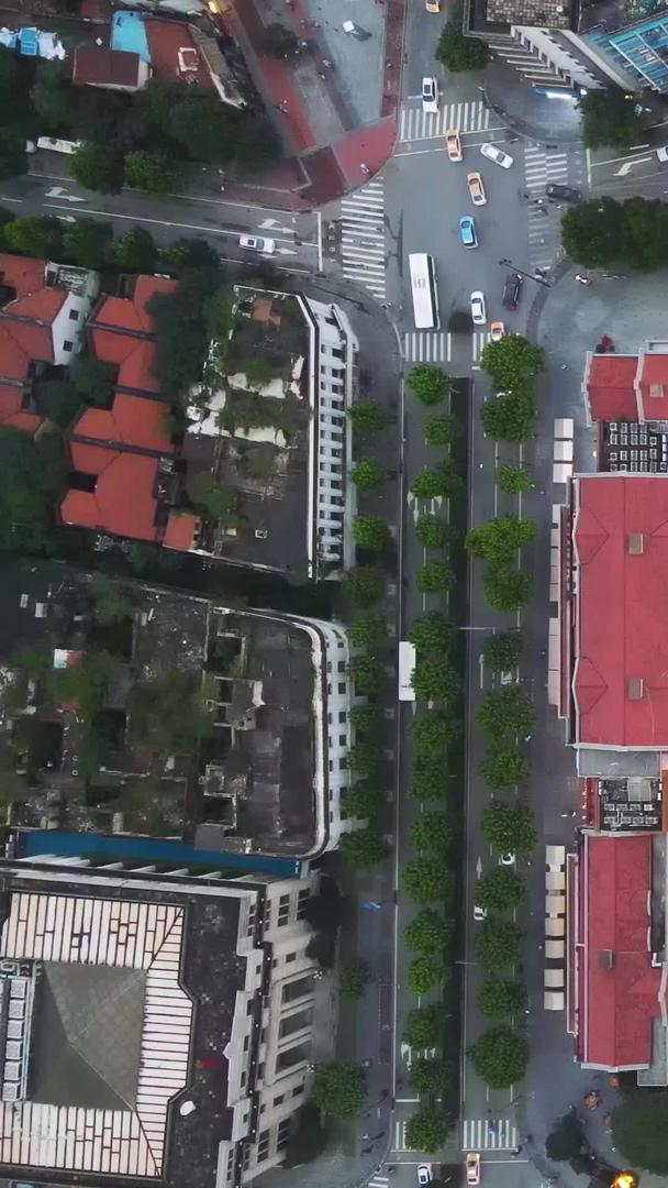风景城市俯拍武汉地标吉庆街餐饮美食街夜景素材视频的预览图