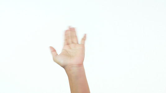 举起你的手挥手问候或告别在白色背景上做手势视频的预览图