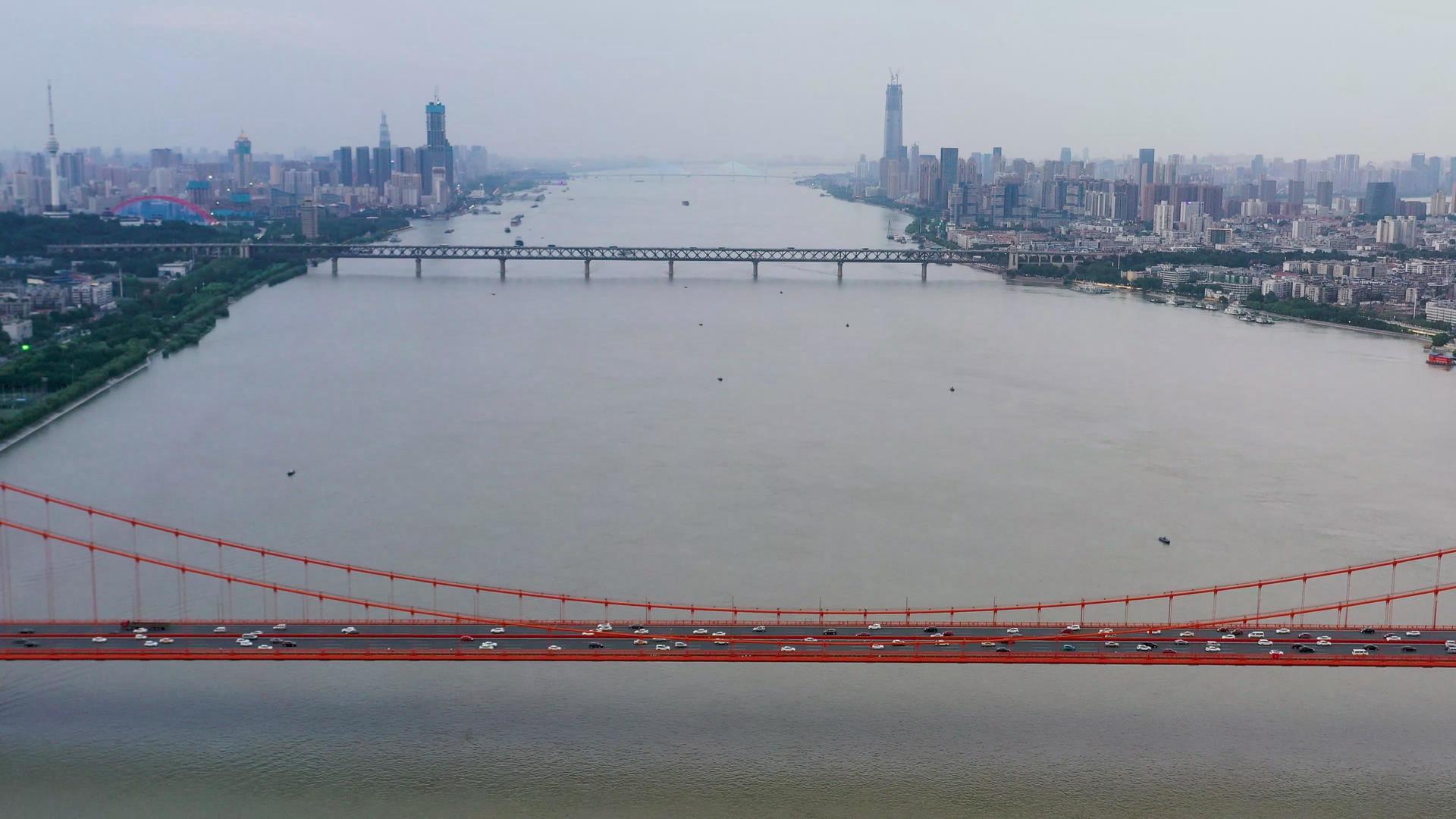 航拍武汉长江风光4K视频视频的预览图
