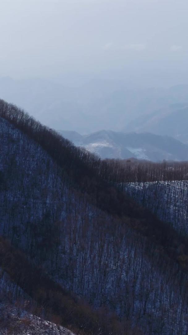 冬季秦岭雪景航拍视频的预览图