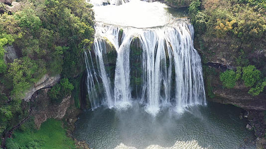 贵州黄果树大瀑布航拍视频视频的预览图
