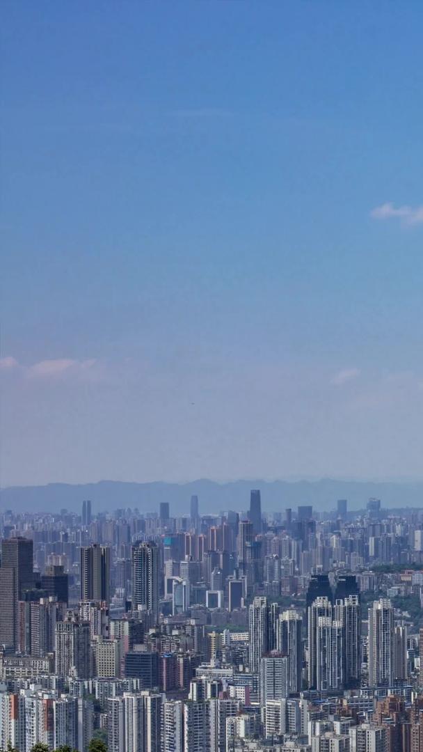 南岸重庆南山益华里渝中区蓝天白云延迟拍摄视频的预览图