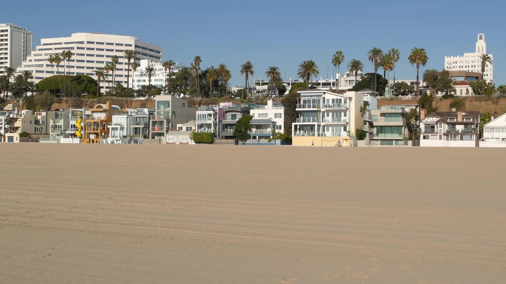 加州夏季海滩美学阳光明媚的蓝天海滩和许多不同的海滩视频的预览图