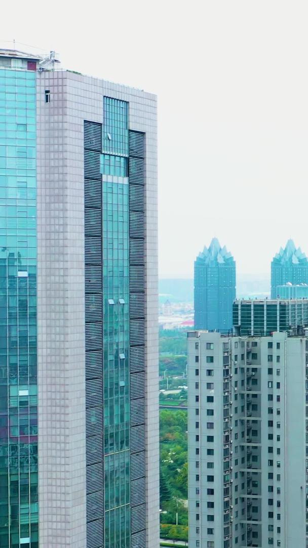 河南郑州写字楼建筑航拍视频的预览图