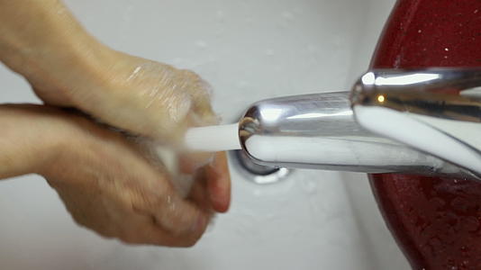 洗手女性视频的预览图