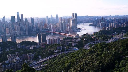 南山俯瞰重庆山城4K实拍素材视频的预览图