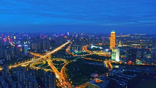 河南郑州cbd夜景航拍视频的预览图