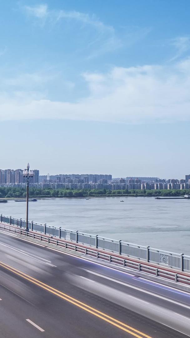 延迟南京长江大桥交通视频的预览图