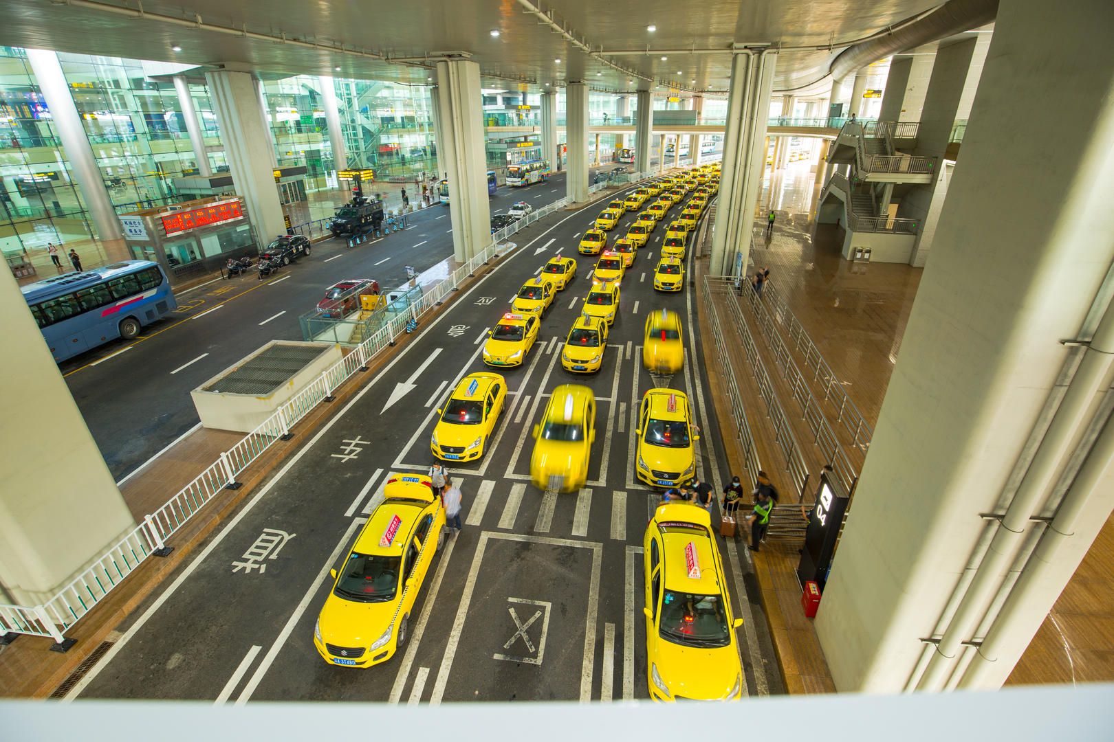 重庆机场网红出租车视频的预览图