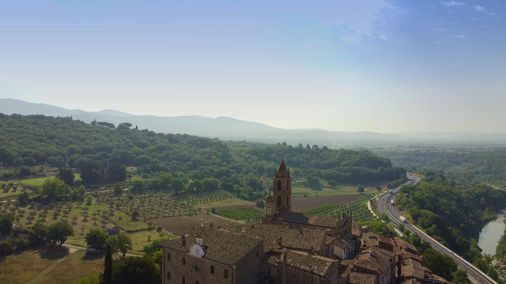 飞回意大利的古建筑视频的预览图