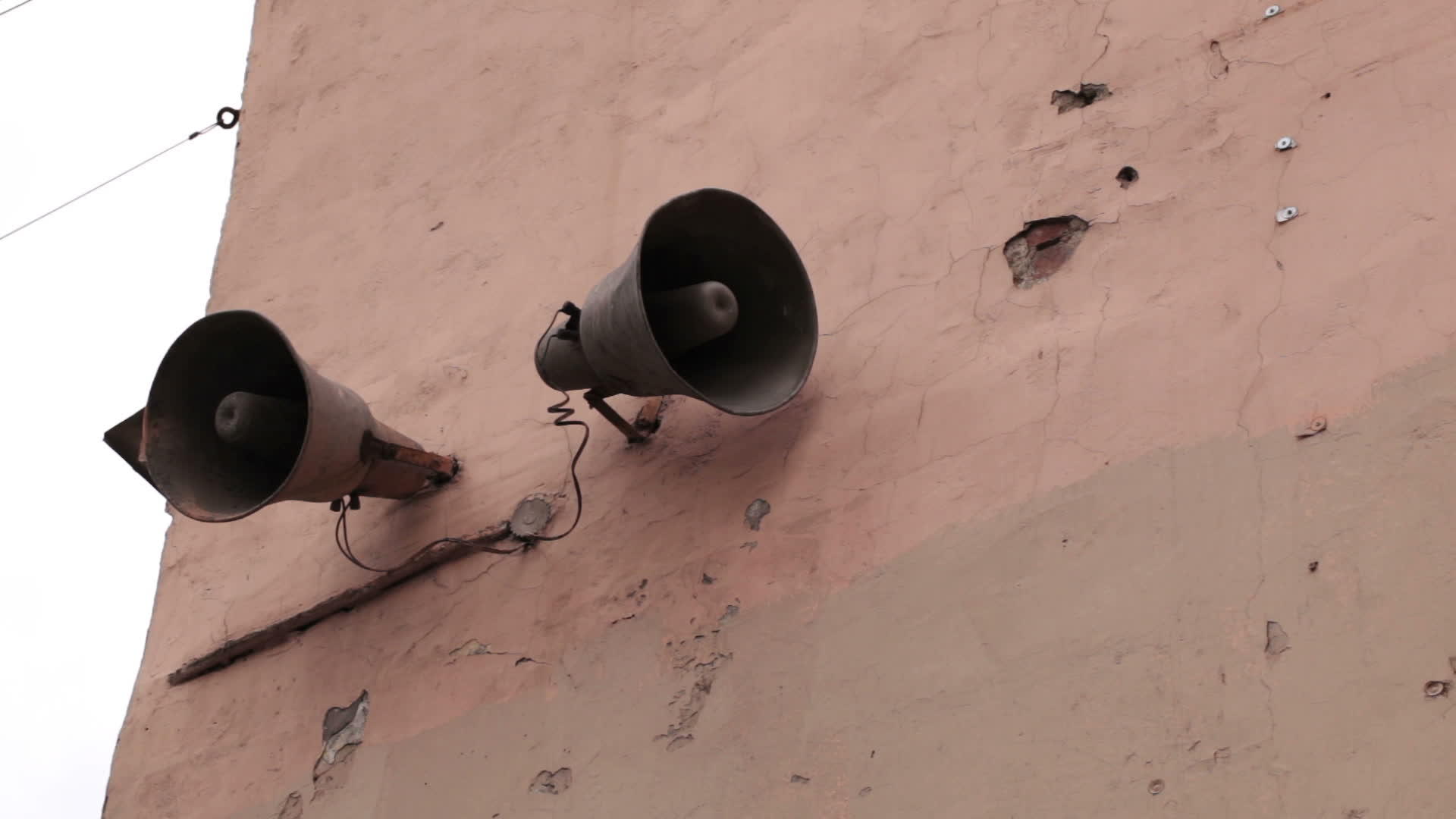 俄罗斯圣彼得斯堡墙上的大喇叭视频的预览图