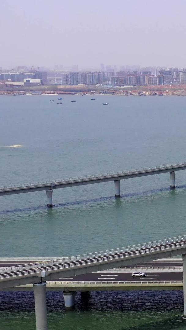 海上立交桥青岛胶州湾大桥航拍视频视频的预览图
