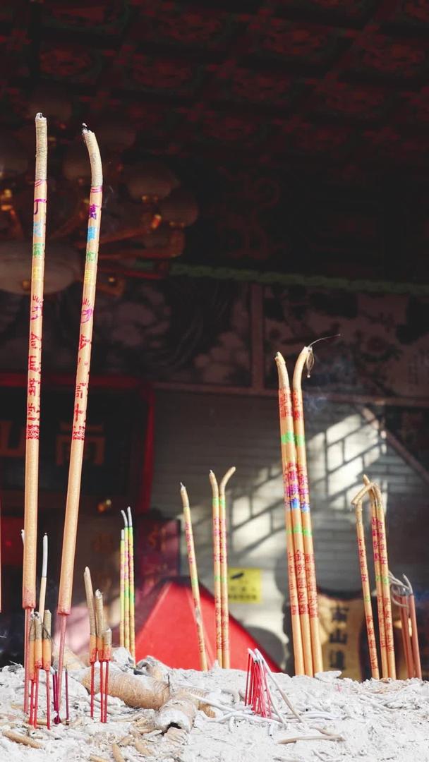 中国农历春节除夕祭祀祈祷视频的预览图