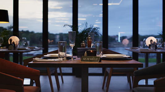 现代化夜间城市咖啡馆豪华餐厅预留餐桌视频的预览图
