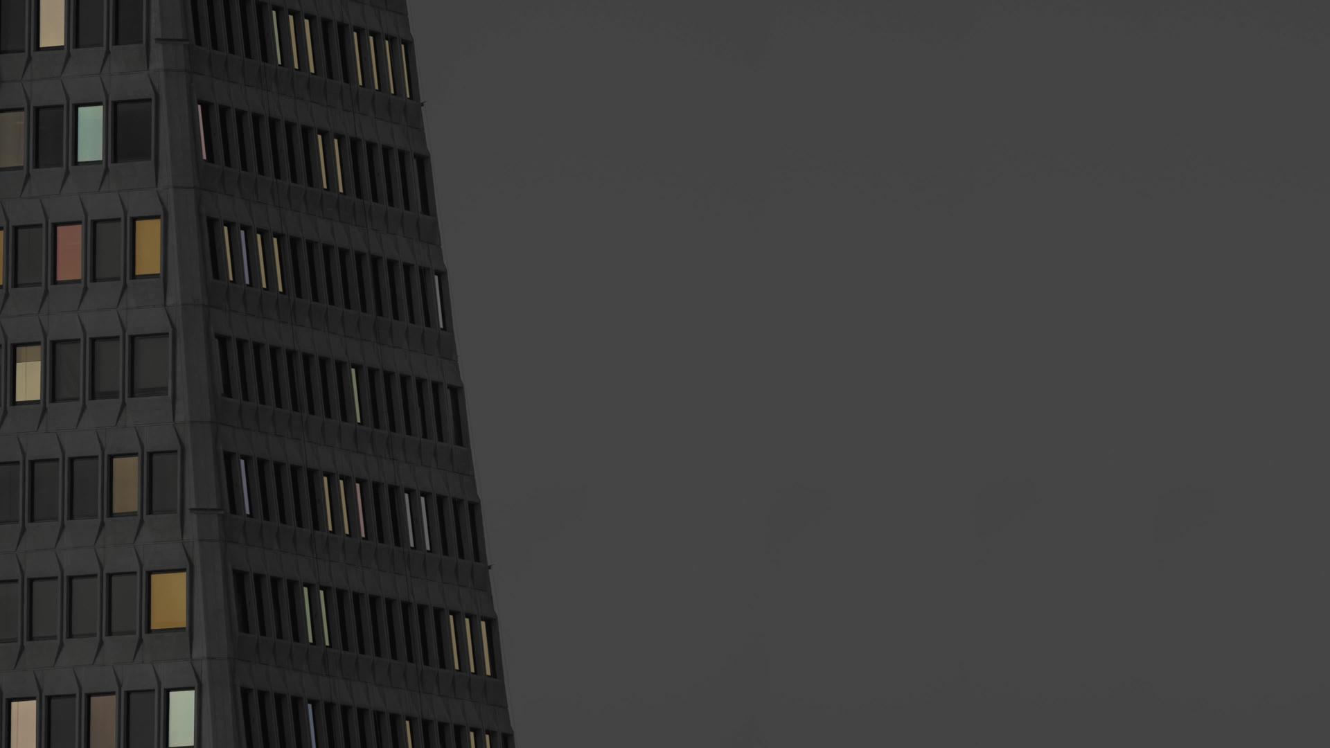 夜间摩天大楼灯光视频的预览图